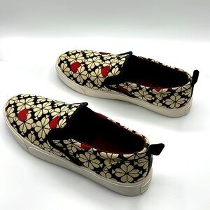 Kate Spade sneakers in excellent condition looks like brand new size 9B